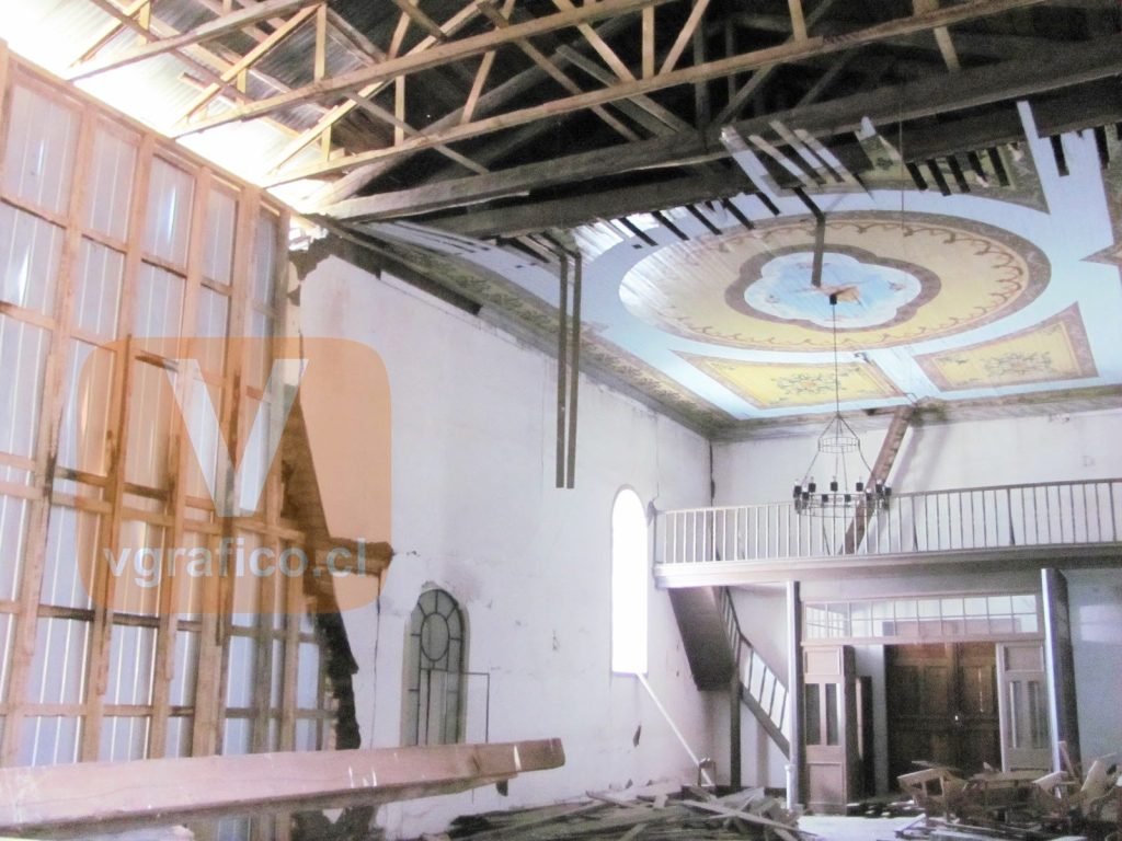 Parroquia del Niño Jesús, que fue gravemente dañada con el terremoto del 27 de febrero de 2010